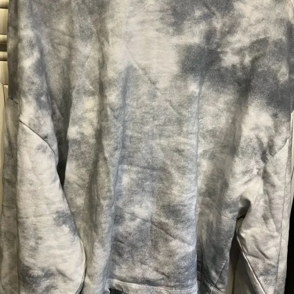 Solar Mist Sweatshirt in Sky L'urv Color:Sky L